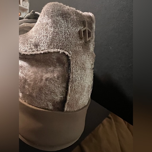 🔥 RB1 LOW-TOP VELVET LOW-TOP SNEAKERS IN DOVE VELVET🔥 - Picture 3 of 12